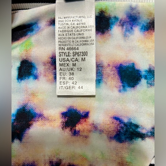 Splendid Swimsuit Bottoms NWOT
Size M - Picture 4 of 4